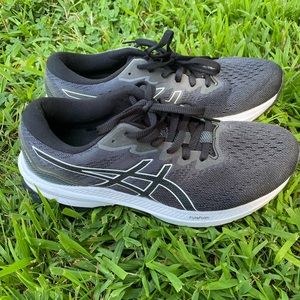 ASICS GT-1000 size 8 women like new